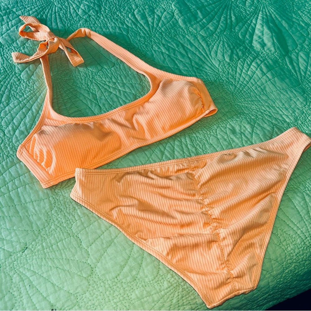 Halter orange medium bikini top w matching large bottoms Xhilaration